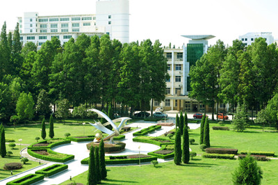 信陽師范學(xué)院校園.jpg